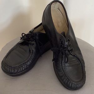 Mint condition black orthopedic shoe